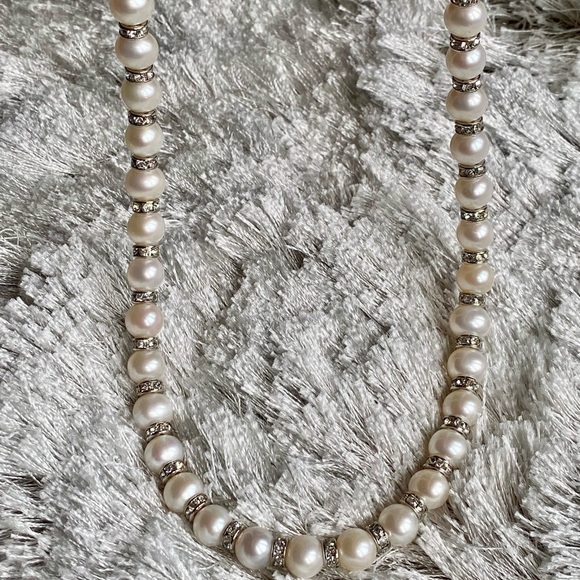 Danbury Mint Luminous Pearl Rhinestone Necklace - Picture 3 of 6